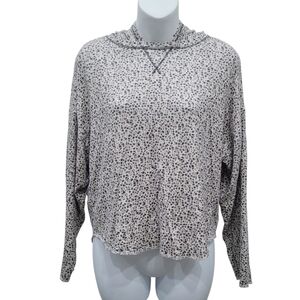 2/$20 Urban Romantics Grey & Pink Hoodie Top Blouse Size: M